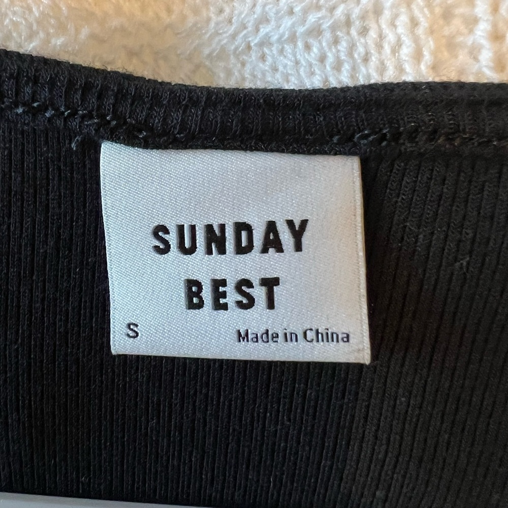 Aritzia Sunday Best long sleep top - Picture 2 of 2